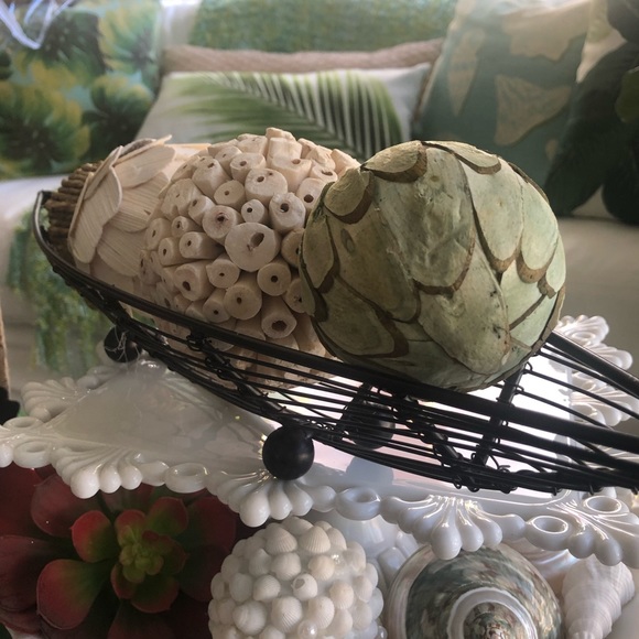 New! Black Display Basket + Natural Orbs - Picture 2 of 5